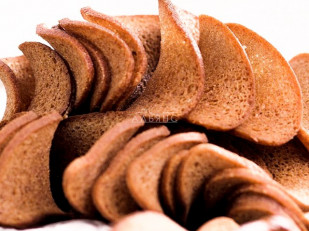 Деревенские гренки с аджикой: Ресторанные гренки с чесноком