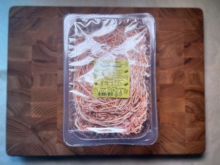 Сыр 150 гр ГОРНЫЙ СЫРОВАР (Ассорти копчёный с укропом и чесноком): Сыр Чечил паутинка (аджика)  500 гр.