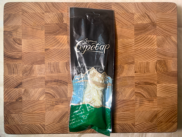 Сыр 100 гр ГОРНЫЙ СЫРОВАР (Косичка с укропом и чесноком) в Твери