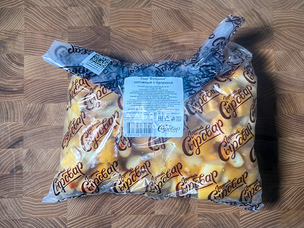 Сыр 1 кг ГОРНЫЙ СЫРОВАР (Бочонок копчёный с паприкой) в Твери