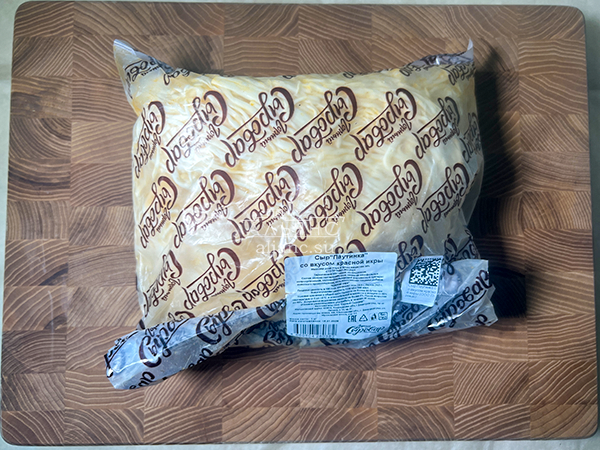 Сыр 1 кг ГОРНЫЙ СЫРОВАР (Паутинка со вкусом красной икры) в Твери