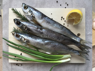 Деревенские гренки с аджикой: Чехонь вяленая